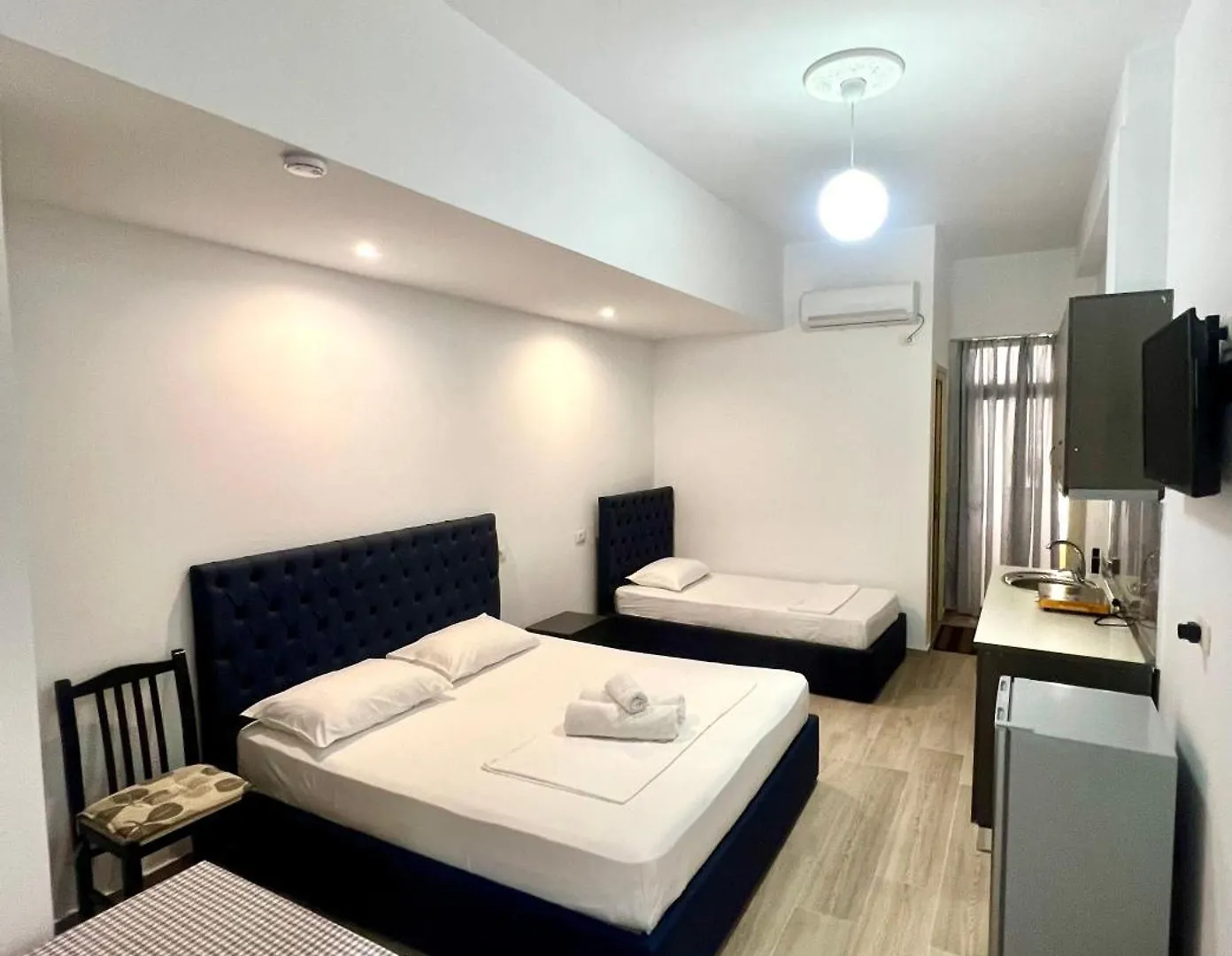 Hotel Villa Flowers 2 Vlore 3*,